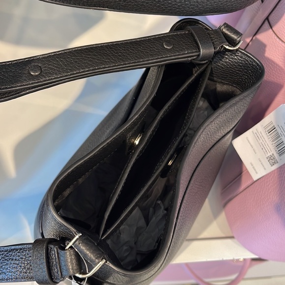 Kate Spade Leila Small Bucket Bag
COLOR:
Black 
NWT - Picture 15 of 16